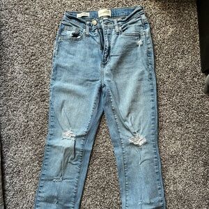 High Rise 90’s Slim Universal Threads Jeans